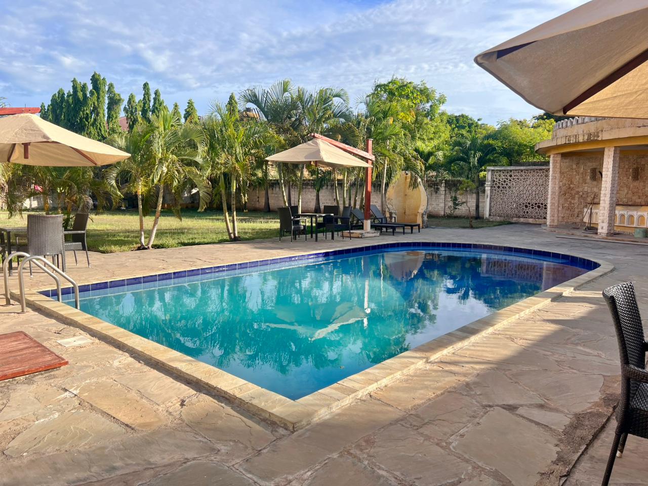 3-BR Leado Eden Suites